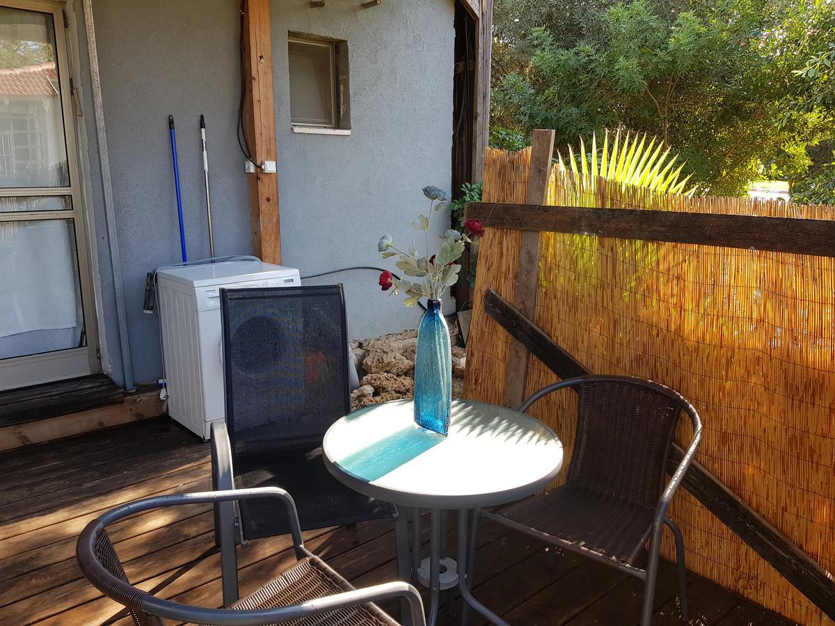 A Pastoral B & B Giv'at Ada Exterior photo